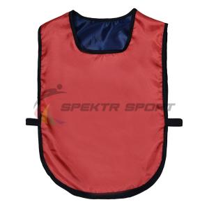Купить Манишка футбольная двусторонняя универсальная Spektr Sport красно-синяя в Воронеже 